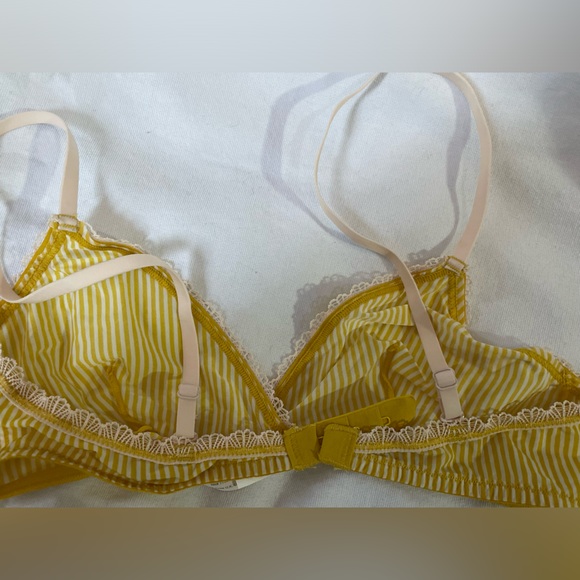 Gorgeous yellow & light pink bralette from JCrew (M) - Picture 2 of 4